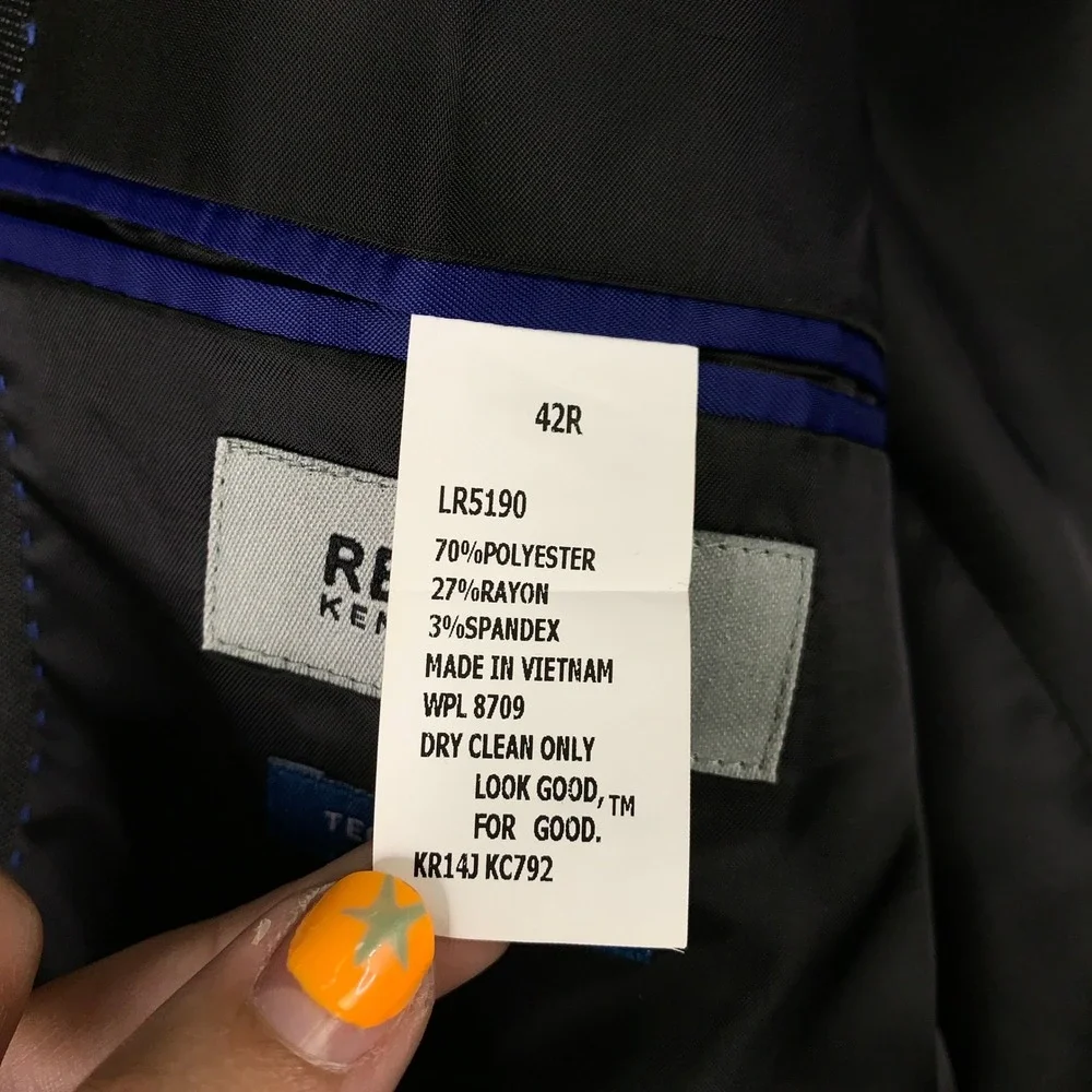 Kenneth Cole Reaction Techni-Cole 2 Piece Suit 42R Charcoal Stretch Pants 34x30